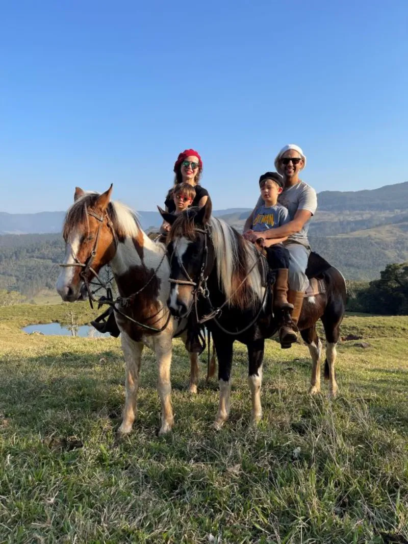 Passeio a cavalo para 4 pessoas