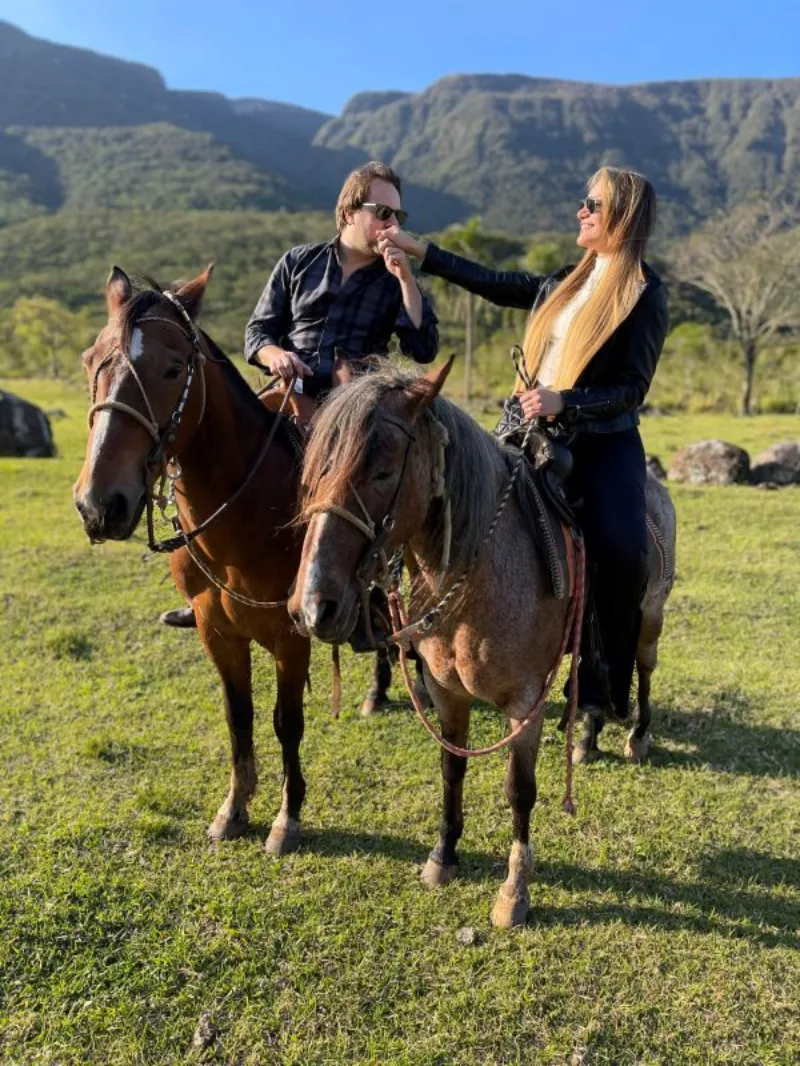 Passeio de cavalo na praia grande