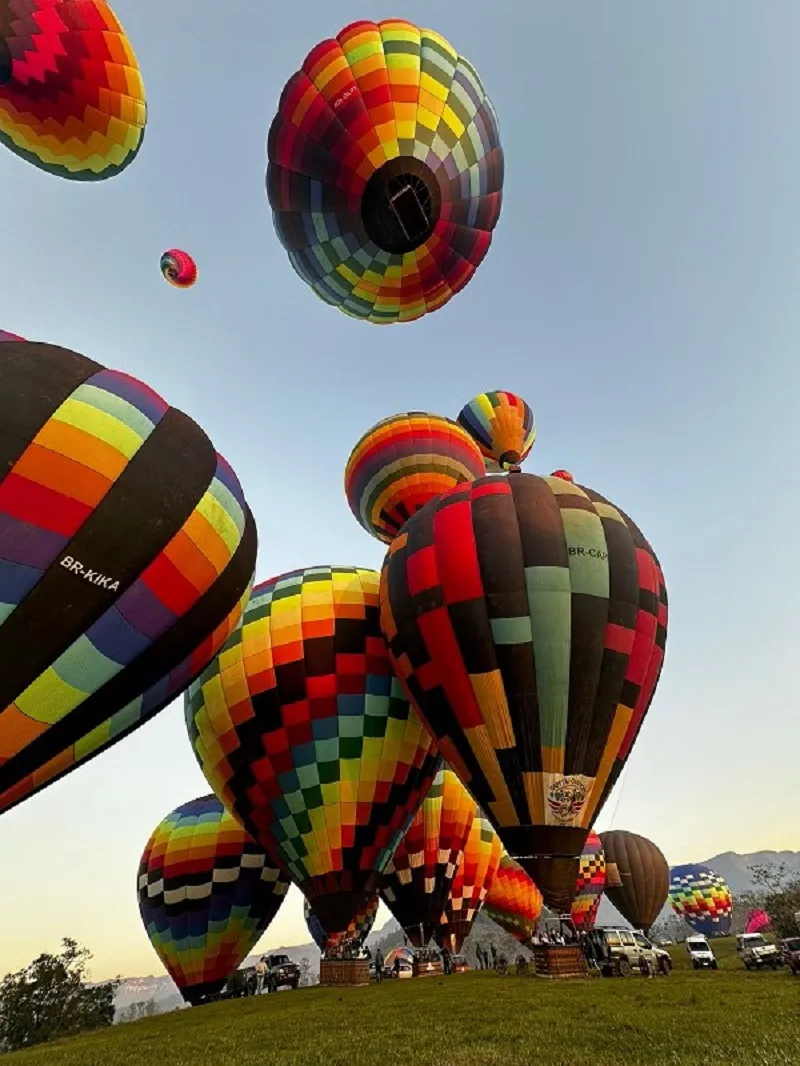 Voar de balão praia grande